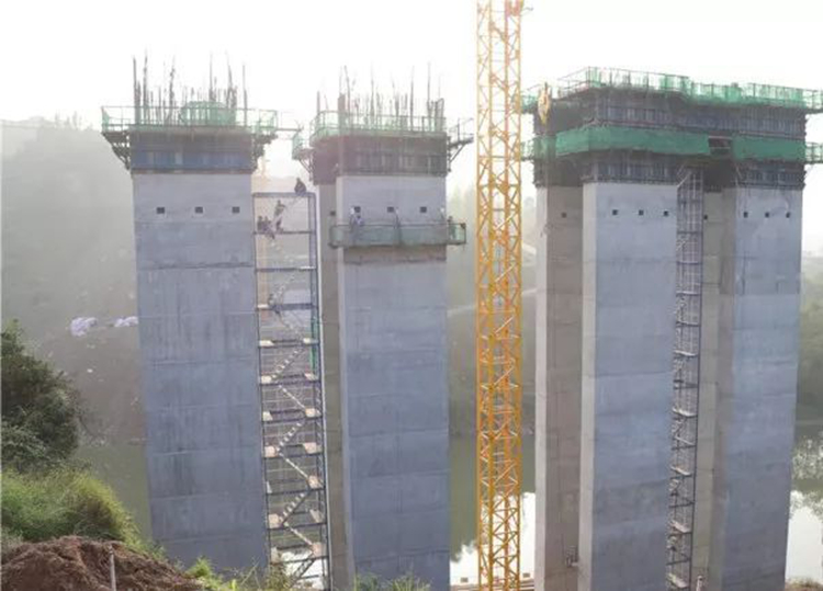 铜钵河大桥施工现场 铜钵河大桥施工现场